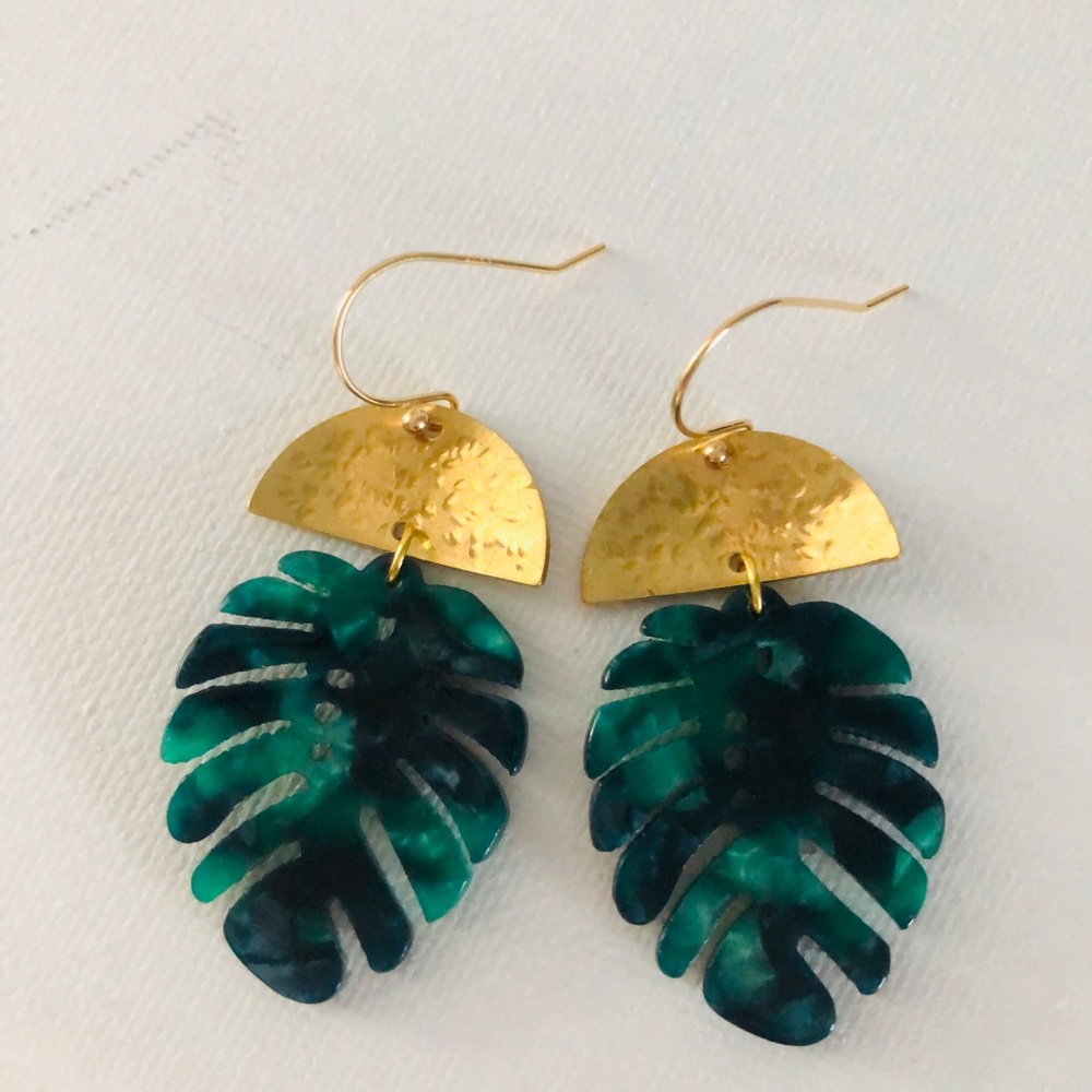 New handcrafted tropical leaf Earrings